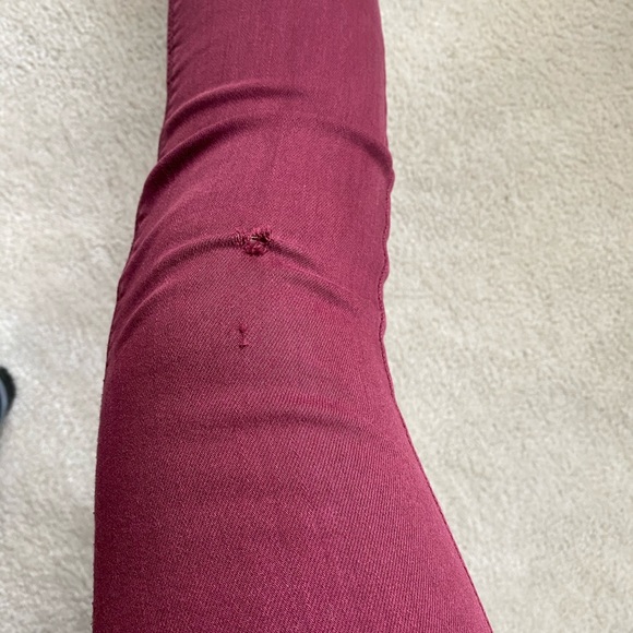 Bullhead (Aritzia) Crimson Denim Skinny Jeans Sz 0 - Picture 3 of 14